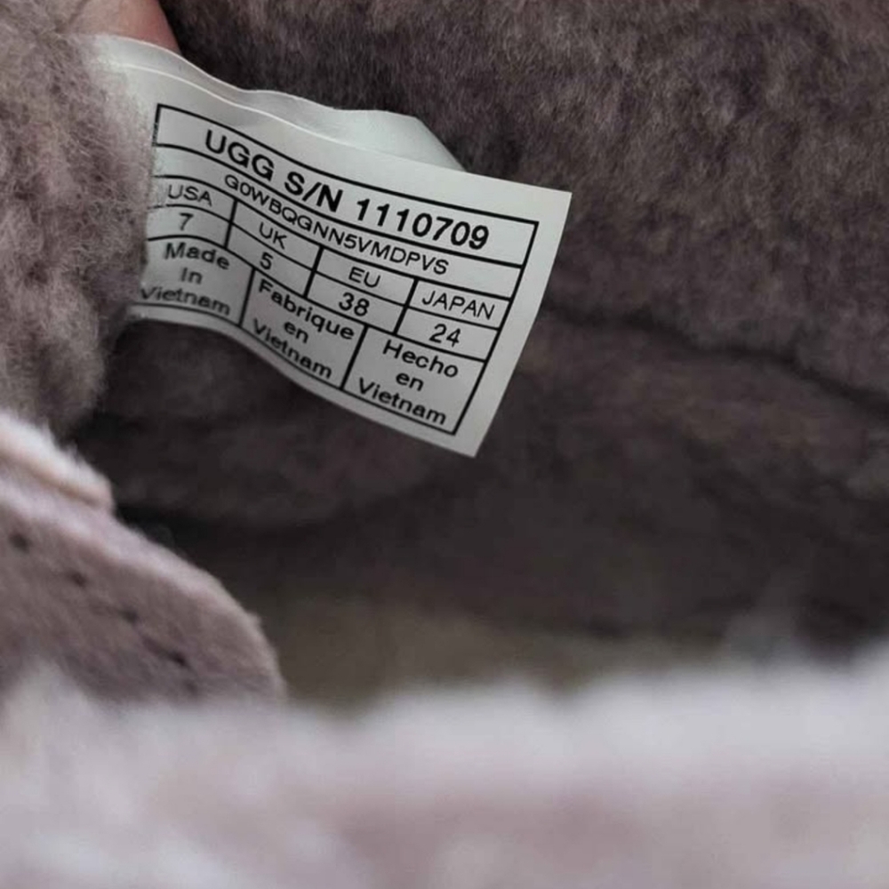 Ugg Slippers 7 - image 6